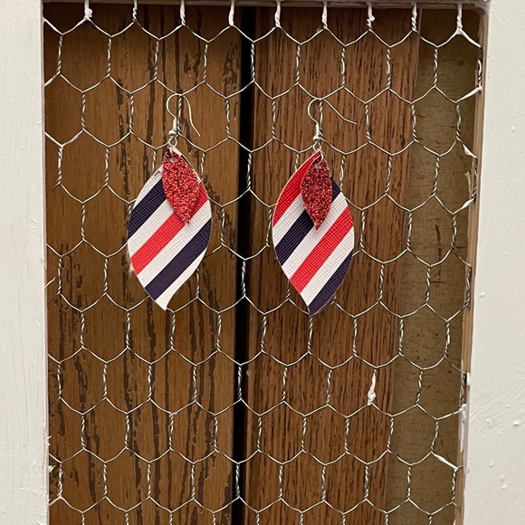 Fourth of July earrings - Picture 5 of 7